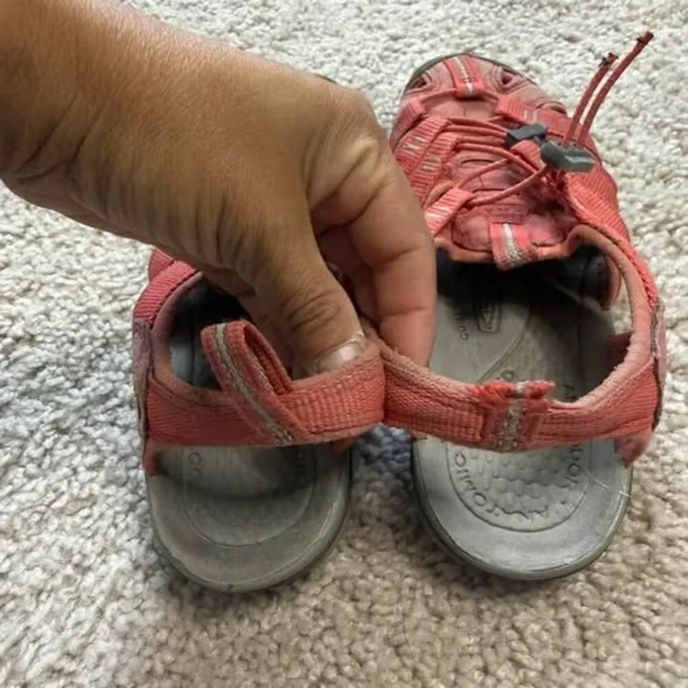 KEEN Clearwater CNX Sandals women size 6